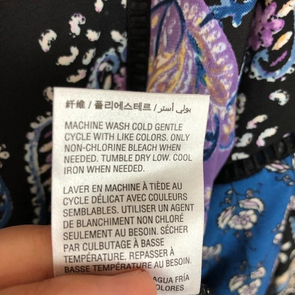 Style & Co NWOT Women’s Small Multi Color Print Split-Neck Top - Picture 8 of 9